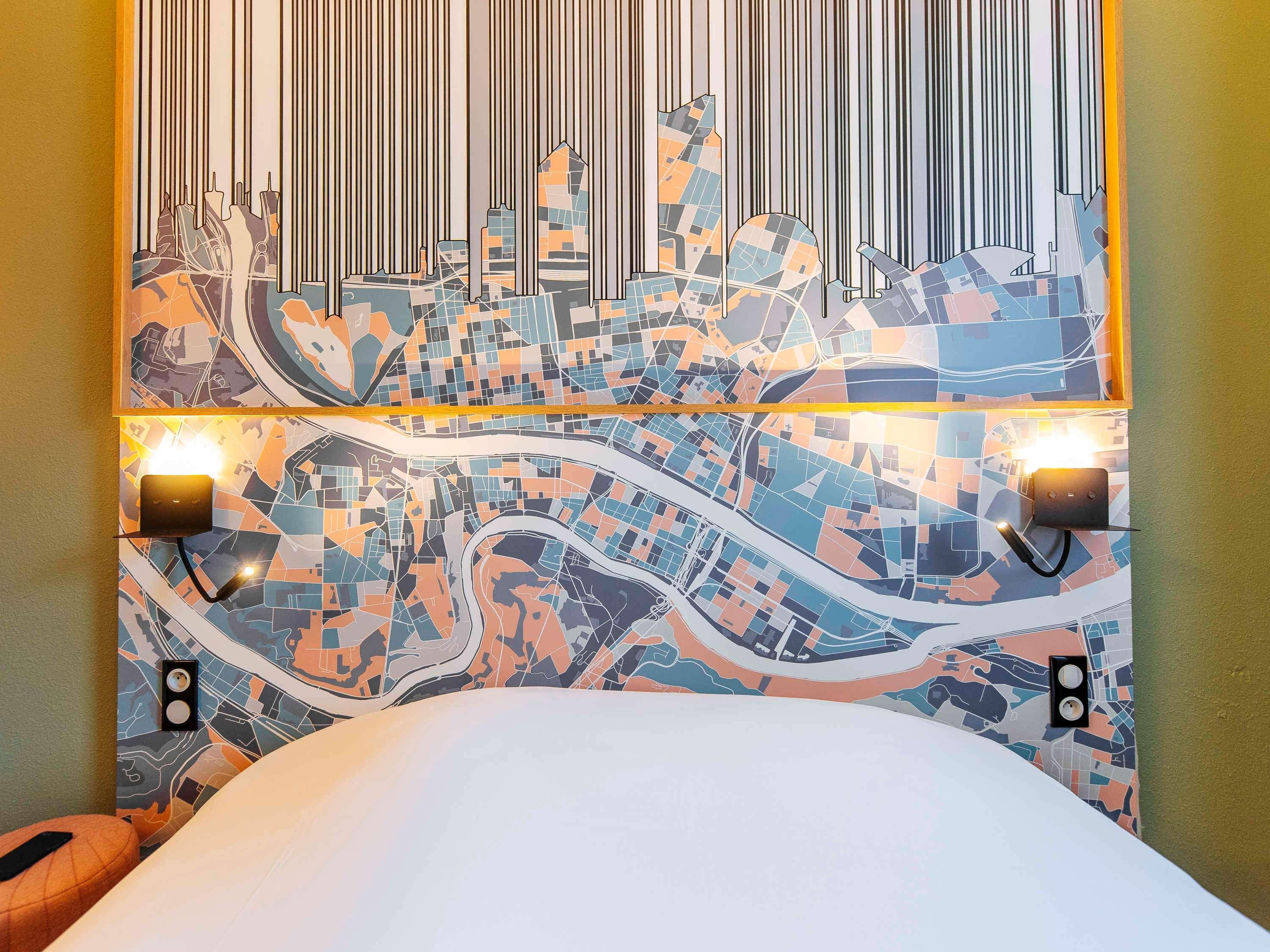 Отель Ibis Styles Lyon Croix Rousse Экстерьер фото