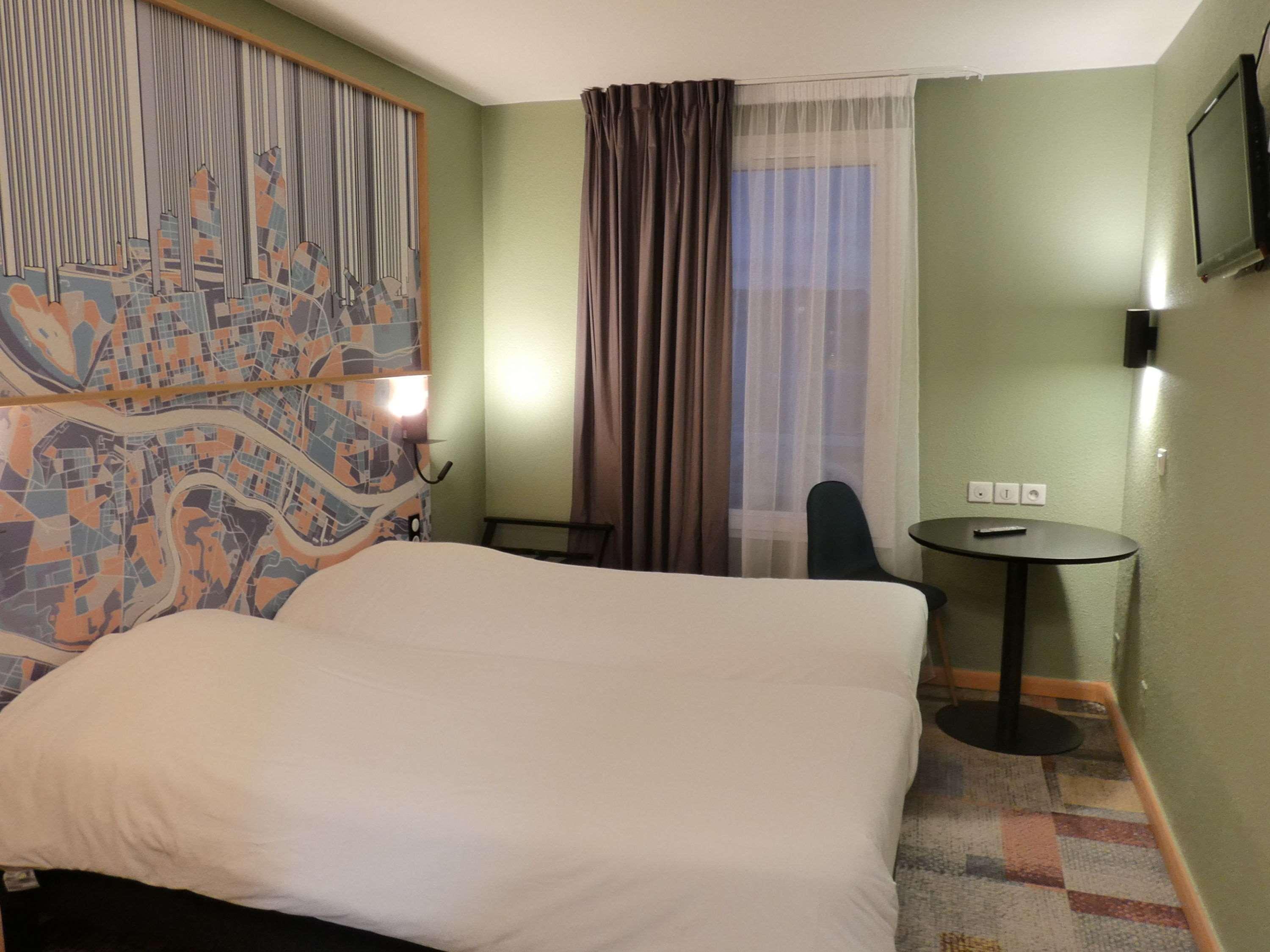 Отель Ibis Styles Lyon Croix Rousse Экстерьер фото