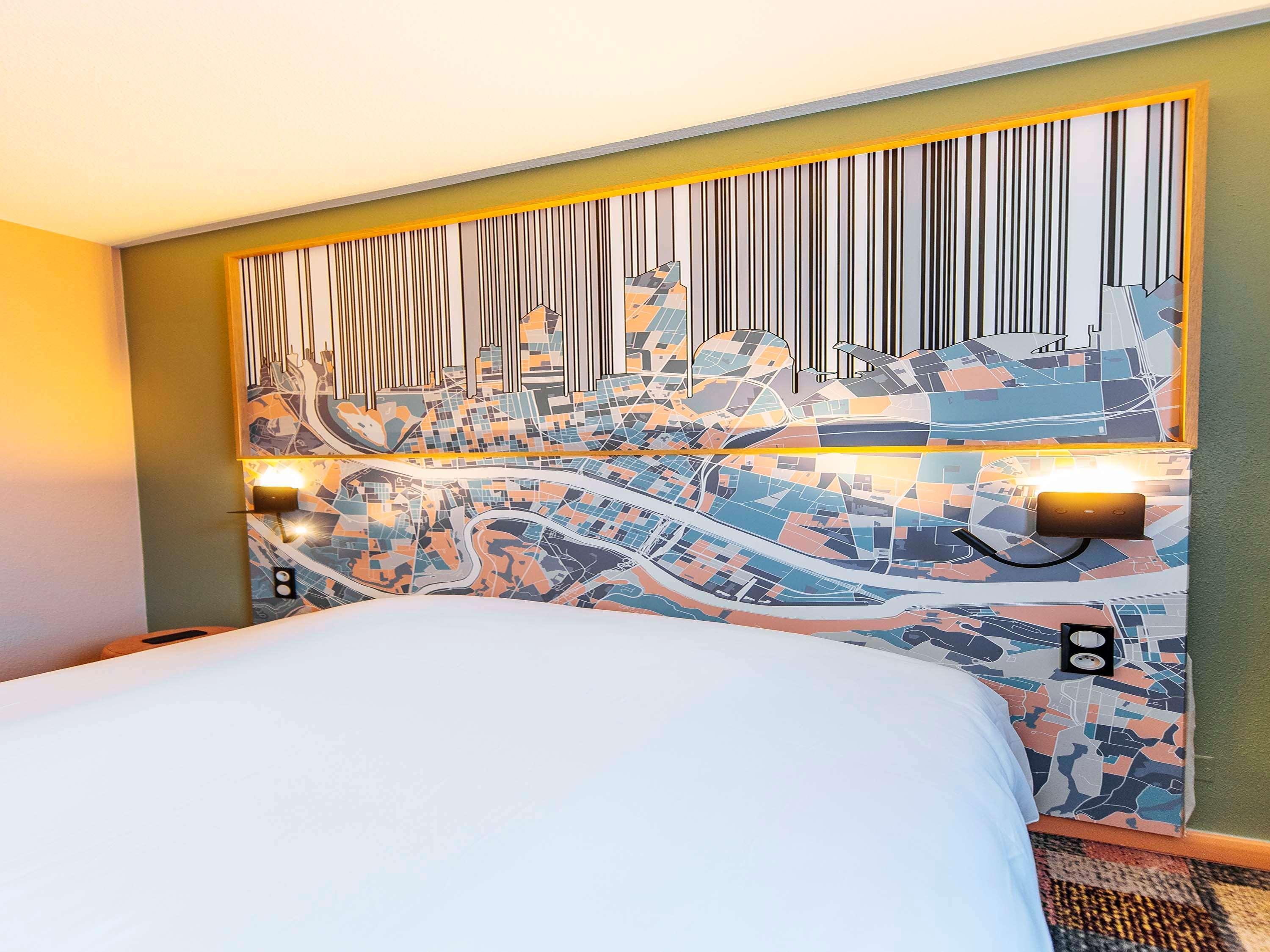 Отель Ibis Styles Lyon Croix Rousse Экстерьер фото